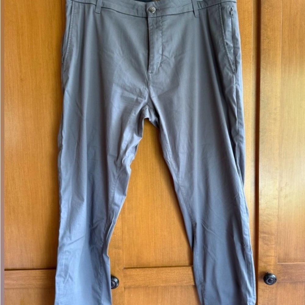 Birddogs Men's medium Gray Chinos